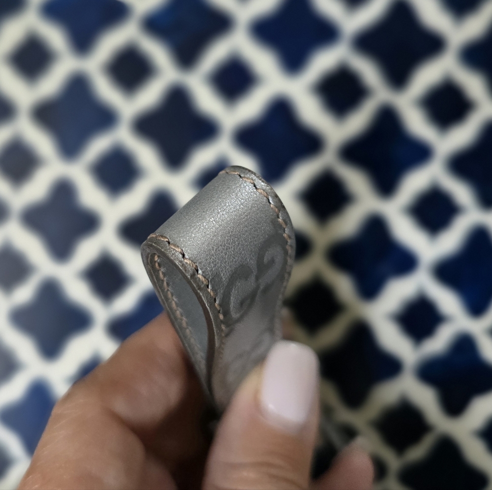 🇮🇹 Gucci Keychain - Silver MicroGuccissima Leather Gray - Picture 7 of 8